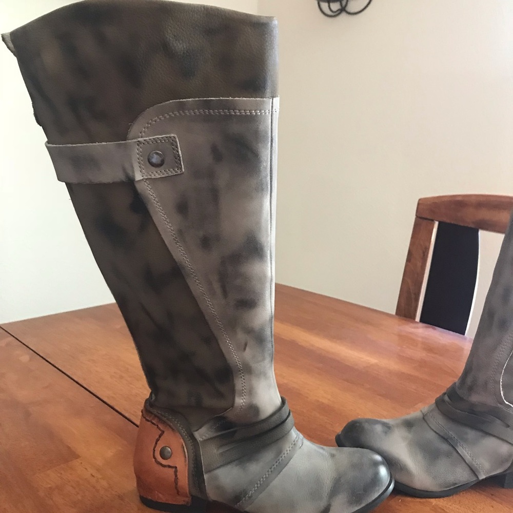 Kelsey Dagger boots